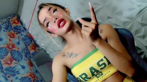 Snapshot of sexyhotbabe18 chatting on 12/15/24, 10:47 sexyhotbabe18 online show from 12/15/24, 10:47