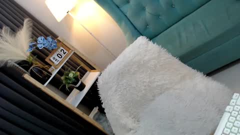 Snapshot of sexyjeanniecuntcums chatting on 01/01/25, 10:46 JENNY online show from 01/01/25, 10:46