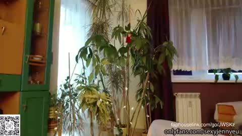 Snapshot of sexyjennyeu chatting on 06/11/26, 07:39 Jenny online show from 06/11/26, 07:39