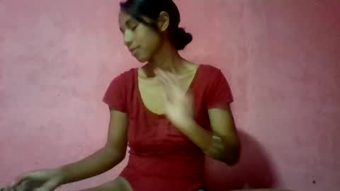 Snapshot of sexyjolie586 chatting on 06/11/26, 07:45 sexyjolie586 online show from 06/11/26, 07:45