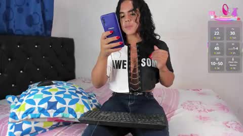 Snapshot of sexykhloe chatting on 09/21/25, 08:10 Alexaa online show from 09/21/25, 08:10