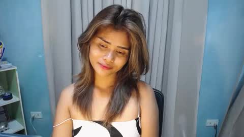Snapshot of sexylady_pinayx chatting on 10/21/25, 03:13 Call me Bea  online show from 10/21/25, 03:13