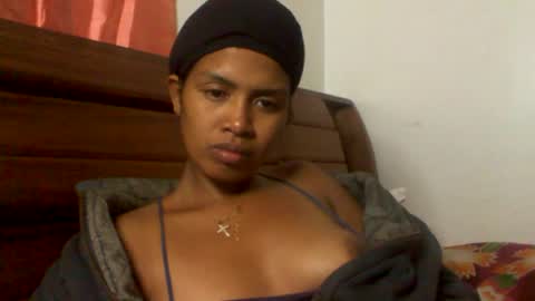 sexylarra12 online show from 06/01/26, 05:25