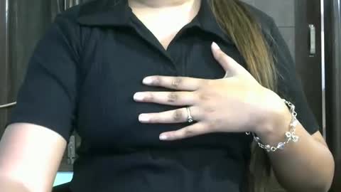 Snapshot of sexylavanya143 chatting on 12/19/24, 05:40 sexy lavanya online show from 12/19/24, 05:40