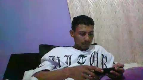 Snapshot of sexyleon69 chatting on 09/09/25, 07:30 Sexy leon online show from 09/09/25, 07:30