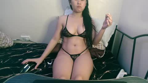 Snapshot of sexylove212002 chatting on 12/02/24, 10:34 Lily online show from 12/02/24, 10:34