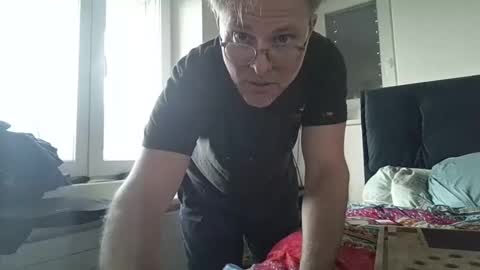 Snapshot of sexylover81ch chatting on 02/16/25, 04:10 sexylover81ch online show from 02/16/25, 04:10