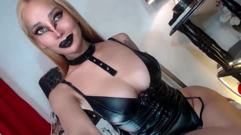 Queen Sofia online show from 01/03/25, 03:05