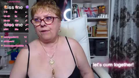 Snapshot of sexylynette4u chatting on 02/02/25, 01:52 sexylynette4u online show from 02/02/25, 01:52