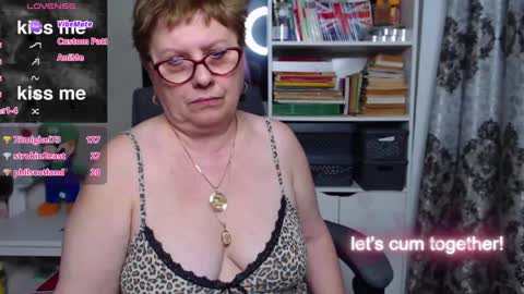 Snapshot of sexylynette4u chatting on 03/02/25, 05:36 sexylynette4u online show from 03/02/25, 05:36