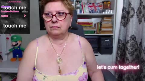 Snapshot of sexylynette4u chatting on 03/04/25, 10:35 sexylynette4u online show from 03/04/25, 10:35