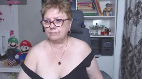 Snapshot of sexylynette4u chatting on 10/26/25, 11:05 sexylynette4u online show from 10/26/25, 11:05