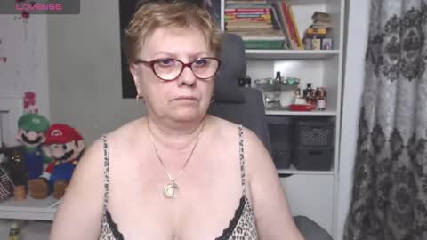 Snapshot of sexylynette4u chatting on 11/27/25, 10:17 sexylynette4u online show from 11/27/25, 10:17