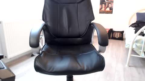 Snapshot of sexyman_fr chatting on 01/18/25, 01:51 Vincent Vega online show from 01/18/25, 01:51