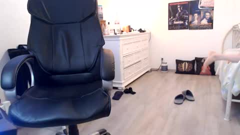 Snapshot of sexyman_fr chatting on 03/04/25, 05:56 Vincent Vega online show from 03/04/25, 05:56