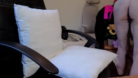 Snapshot of sexyman_fr chatting on 11/01/25, 02:52 Vincent Vega online show from 11/01/25, 02:52