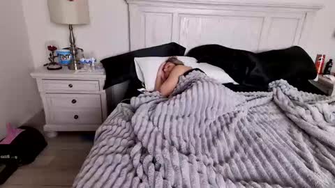 Sara online show from 02/18/26, 12:01