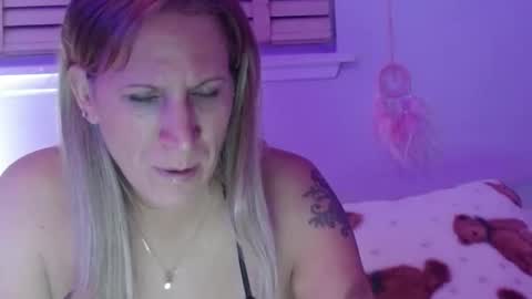 ryeanne25 online show from 04/18/26, 09:13