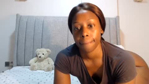 Snapshot of sexymonalisa1 chatting on 06/14/26, 06:32 sexymonalisa1 online show from 06/14/26, 06:32