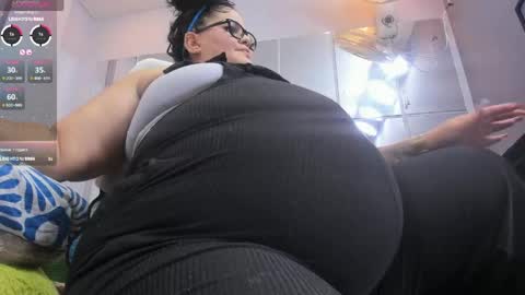 Snapshot of sexymoonlatina chatting on 05/29/26, 08:07 Natasha online show from 05/29/26, 08:07
