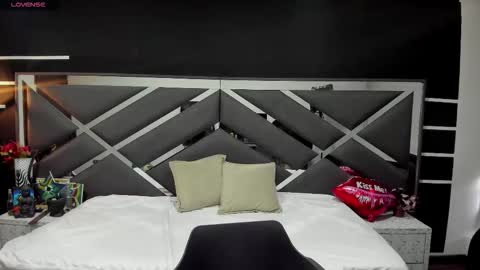 Snapshot of sexynaf chatting on 09/16/25, 07:15 N A F online show from 09/16/25, 07:15