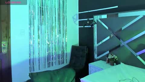 Snapshot of sexynaf chatting on 10/17/25, 07:27 N A F online show from 10/17/25, 07:27