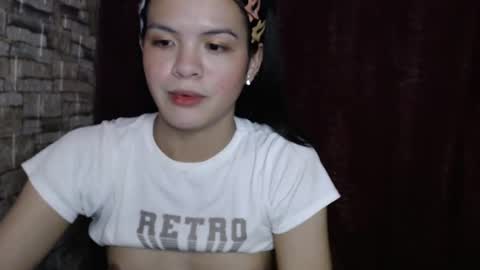 Snapshot of sexynaughtyella_xx chatting on 12/14/24, 12:23 ella online show from 12/14/24, 12:23