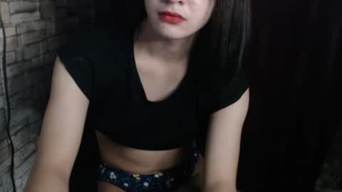 Snapshot of sexynaughtyella_xx chatting on 12/30/24, 02:51 ella online show from 12/30/24, 02:51