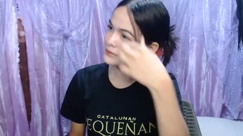 Snapshot of sexynaughtyella_xx chatting on 03/09/25, 01:04 ella online show from 03/09/25, 01:04