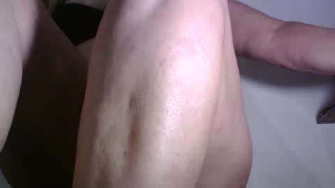 Snapshot of sexyoldwet chatting on 09/08/25, 09:25 AnneSofia online show from 09/08/25, 09:25