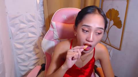 Snapshot of sexypinayirish chatting on 11/05/25, 01:55 IRISH online show from 11/05/25, 01:55