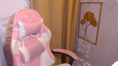 Snapshot of sexypinayirish chatting on 11/19/25, 10:48 IRISH online show from 11/19/25, 10:48