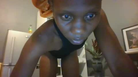 Snapshot of sexyquin1 chatting on 02/19/25, 06:43 sexyquin1 online show from 02/19/25, 06:43