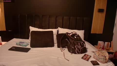 R A C H E L online show from 10/05/25, 11:41