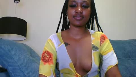 Snapshot of sexyriri22 chatting on 06/22/26, 09:12 sexyriri22 online show from 06/22/26, 09:12