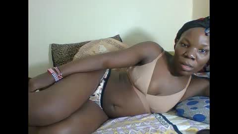 Snapshot of sexysally2 chatting on 12/29/24, 11:29 SARAH online show from 12/29/24, 11:29