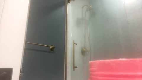 Snapshot of sexyshavenboi chatting on 09/27/25, 08:08 sexyshavenboi online show from 09/27/25, 08:08