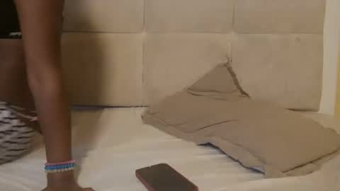 Snapshot of sexysky24 chatting on 09/09/25, 01:38 sexysky24 online show from 09/09/25, 01:38