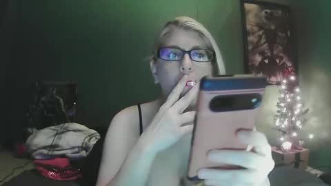 Snapshot of sexystripper69 chatting on 12/30/24, 01:26 sexystripper69 online show from 12/30/24, 01:26