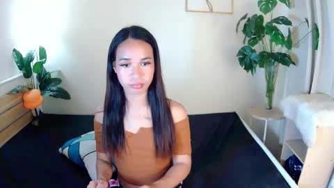 sexytrixie11 online show from 05/17/26, 02:35