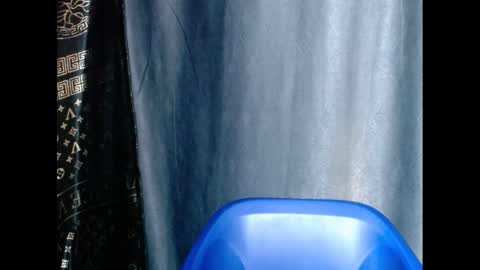 Snapshot of sexyxbunnyxx chatting on 12/13/24, 10:08 Blue online show from 12/13/24, 10:08