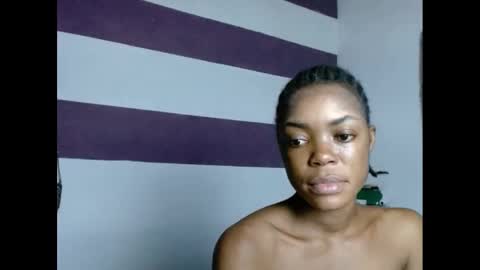 Snapshot of sexyxbunnyxx chatting on 01/31/25, 08:33 Blue online show from 01/31/25, 08:33