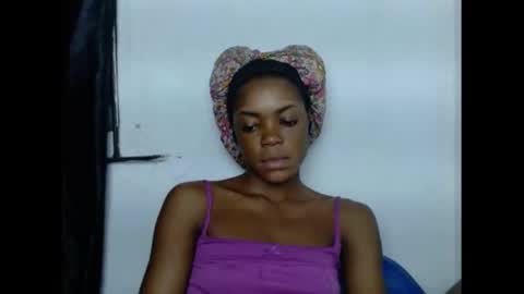 Snapshot of sexyxbunnyxx chatting on 02/02/25, 07:14 Blue online show from 02/02/25, 07:14