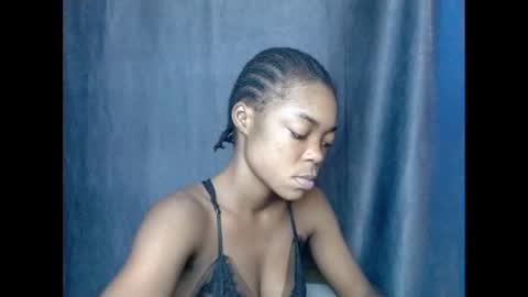 Snapshot of sexyxbunnyxx chatting on 02/20/25, 07:12 Blue online show from 02/20/25, 07:12