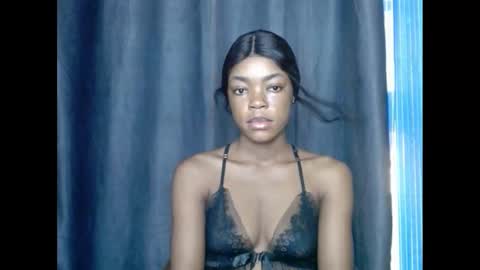 Snapshot of sexyxbunnyxx chatting on 02/25/25, 07:42 Blue online show from 02/25/25, 07:42