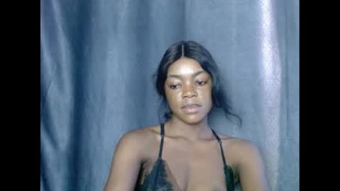 Snapshot of sexyxbunnyxx chatting on 02/25/25, 12:03 Blue online show from 02/25/25, 12:03