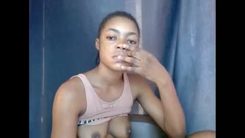 Snapshot of sexyxbunnyxx chatting on 03/04/25, 02:32 Blue online show from 03/04/25, 02:32