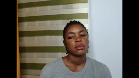 Snapshot of sexyxbunnyxx chatting on 10/04/25, 06:39 Blue online show from 10/04/25, 06:39