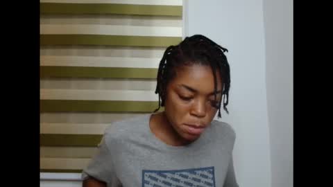 Snapshot of sexyxbunnyxx chatting on 10/05/25, 06:50 Blue online show from 10/05/25, 06:50