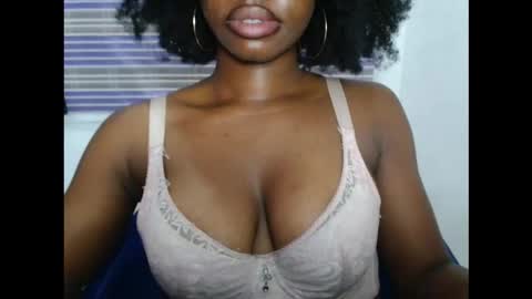 Snapshot of sexyxbunnyxx chatting on 02/12/26, 12:49 Blue online show from 02/12/26, 12:49